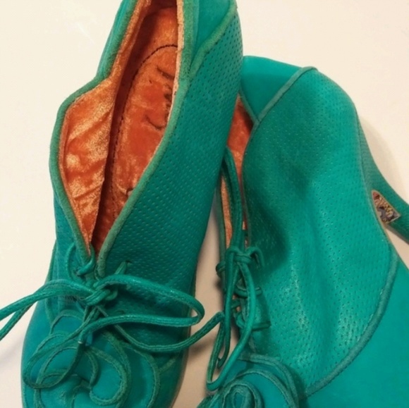 Irregular Choice Green Lace up Heels - Picture 6 of 7